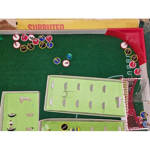 224 - Subbuteo vintage Football Express boxed game together with a large group of unsorted player sets.