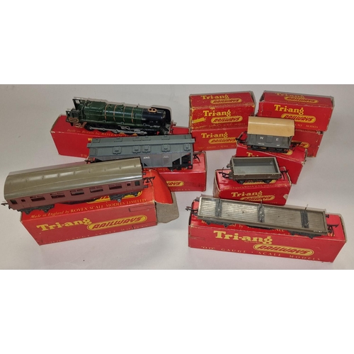 122 - Tri-ang Railways vintage OO Gauge group of boxed wagons (10).