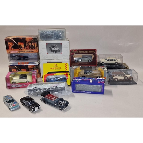 404 - Collection of mainly boxed contemporary die cast vehicles.