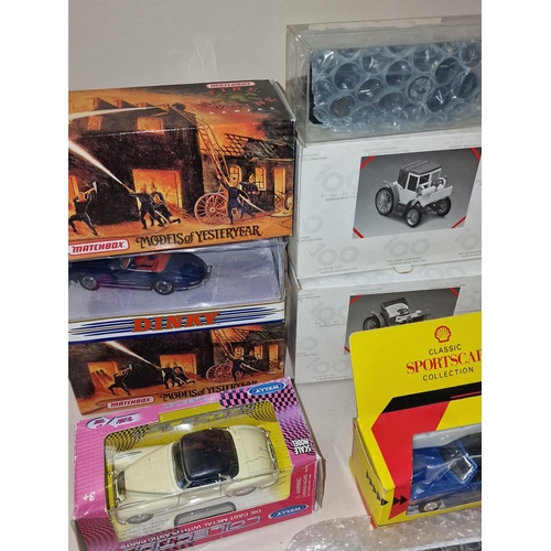 404 - Collection of mainly boxed contemporary die cast vehicles.