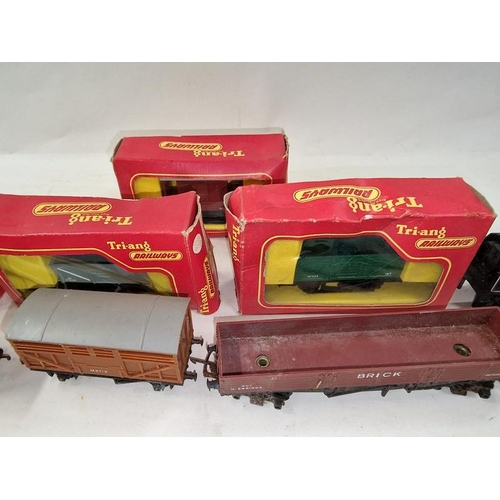 181 - Collection of vintage Tri-ang OO gauge rolling stock. Some in storage worn boxes. 9 in lot