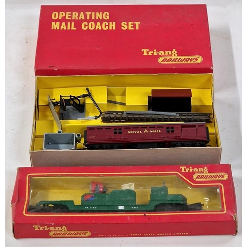 182 - Vintage boxed Tri-ang OO gauge Searchlight Wagon ref R341 c/w r402 Operating Royal Mail Coach Set. C... 