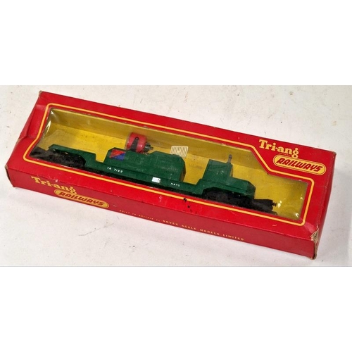 182 - Vintage boxed Tri-ang OO gauge Searchlight Wagon ref R341 c/w r402 Operating Royal Mail Coach Set. C... 