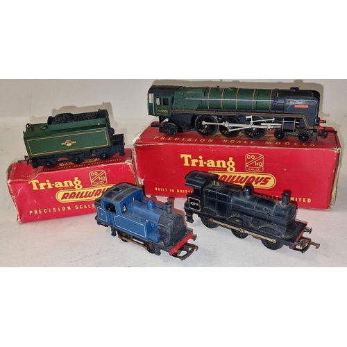 183 - Vintage Tri-ang OO gauge R259 Britannia Loco in worn incomplete box, matching R35 tender in complete... 