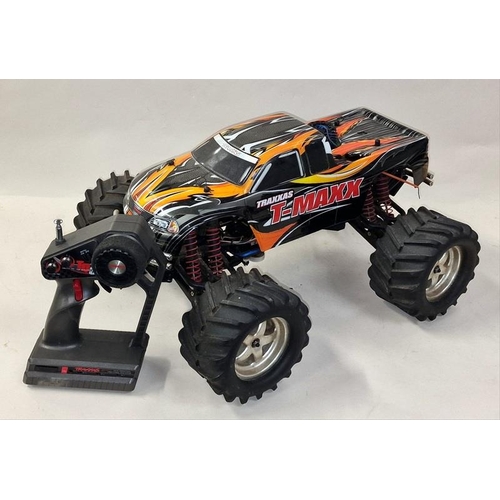 253 - Traxxas T-Maxx large radio controlled monster truck with remote control.