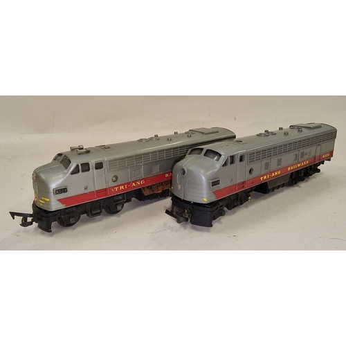 130 - Tri-ang Railways pair of OO Gauge Diesel Locos together with a dummy end. Two are boxed (3).