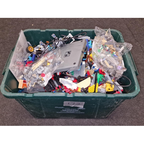 214 - Large box of mainly loose Lego bricks.