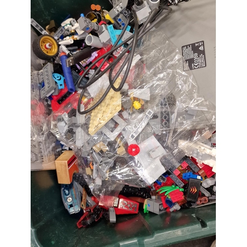 214 - Large box of mainly loose Lego bricks.