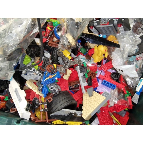 214 - Large box of mainly loose Lego bricks.