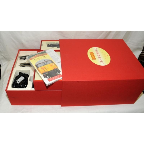 142 - Hornby 00 gauge 'Orient Express' The boxed set ref:R1038. Outer box opened but contents appear compl... 