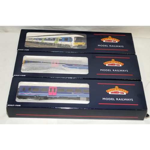 144 - Bachmann 00 gauge ref:31-028 166 Turbo 3 car DMU, First Great Western 2006 Livery, Models are excell... 