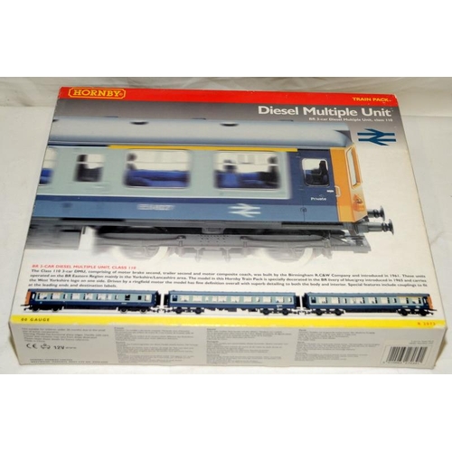 156 - Hornby 00 gauge train pack Diesel Multiple Unit ref:R2073. Storage wear to box, model is excellent