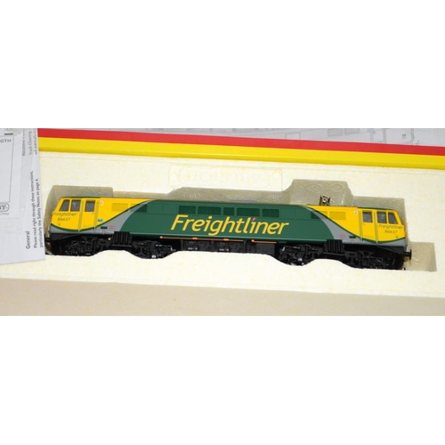 168 - Hornby 00 gauge R3058 Freightliner Bo-Bo Electric class 86 loco 86637 c/w R2074 class 56 Loadhaul lo... 