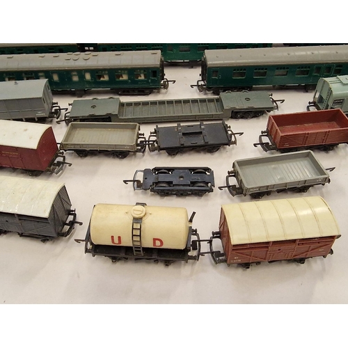 179 - Tri-ang TT Gauge large vintage group of unboxed wagons/coaches.