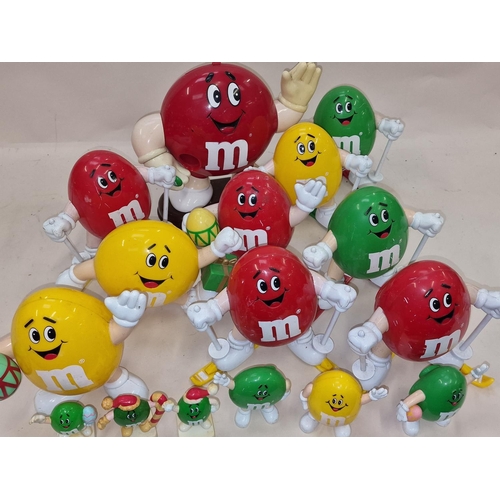 265 - Group of vintage 1990's plastic Mars M&M's toys.