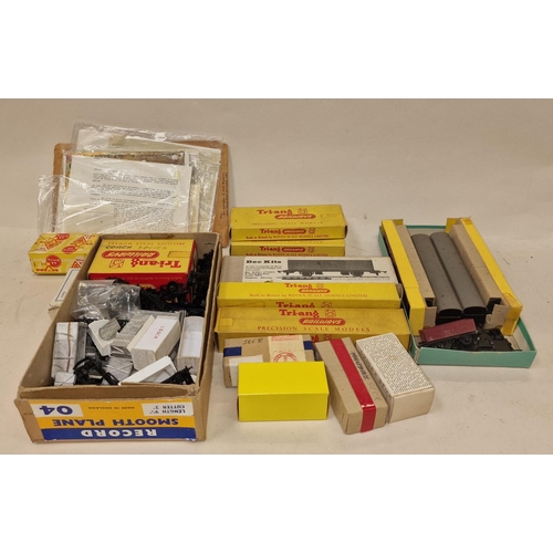 172 - Collection of Tri-ang vintage railway ancillary items to include carriages, parts, decals etc.