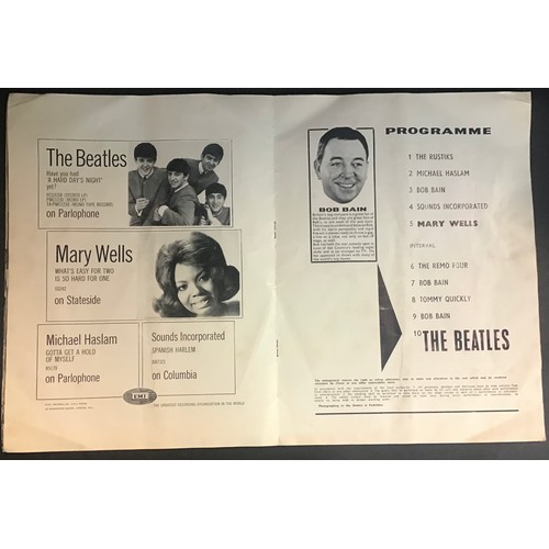 471 - COLLECTION OF VARIOUS BEATLE EPHEMERA. Here we have a selection of Beatles memorabilia to include a ... 