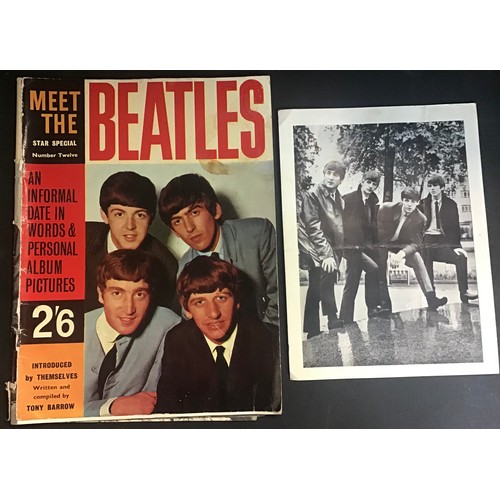 471 - COLLECTION OF VARIOUS BEATLE EPHEMERA. Here we have a selection of Beatles memorabilia to include a ... 