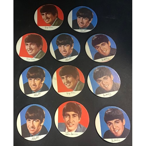 471 - COLLECTION OF VARIOUS BEATLE EPHEMERA. Here we have a selection of Beatles memorabilia to include a ... 