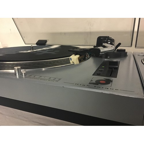 582 - DJ TURNTABLES X 2. Here we find a couple of boxed DLP-32s turntables for use in DJ setups. They both... 