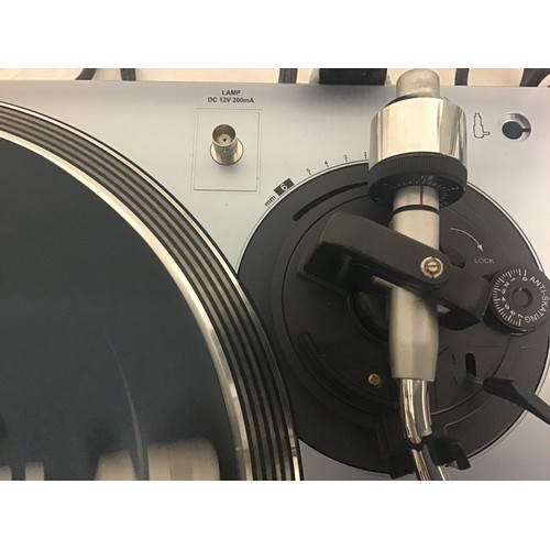 582 - DJ TURNTABLES X 2. Here we find a couple of boxed DLP-32s turntables for use in DJ setups. They both... 