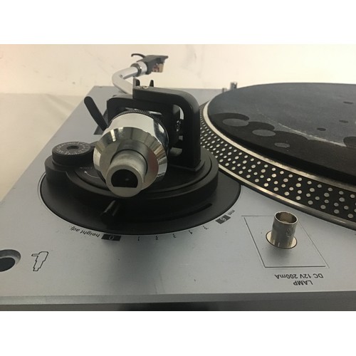 582 - DJ TURNTABLES X 2. Here we find a couple of boxed DLP-32s turntables for use in DJ setups. They both... 