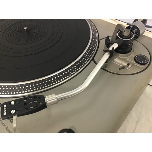 574 - TECHNICS STEREO DIRECT DRIVE TURNTABLE. This is model SL-1800 fitted with a Ortofon VMS 20 MkII cart... 