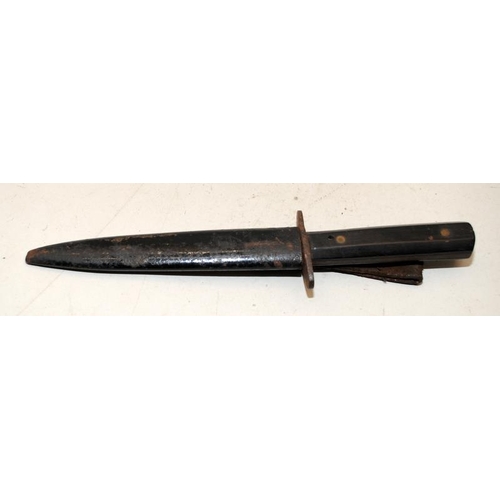 139 - Solingen fighting knife/dagger with metal scabbard. Indistinct marks to blade, possibly WW2 German i... 