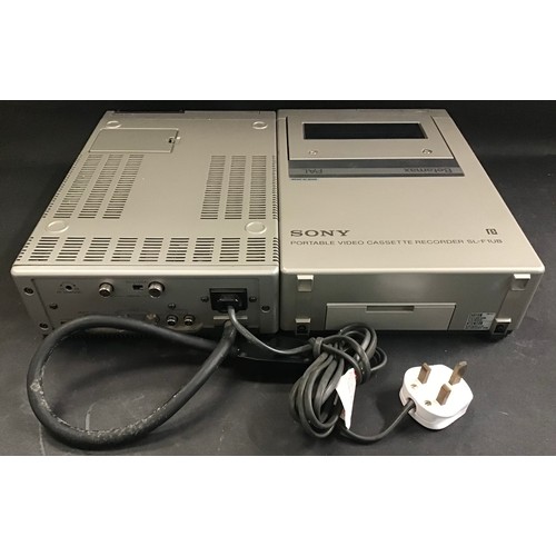 436 - VINTAGE SONY VIDEO CASSETTE RECORDER AND TUNER. Great double boxed items here to include a SL-F1UB B... 