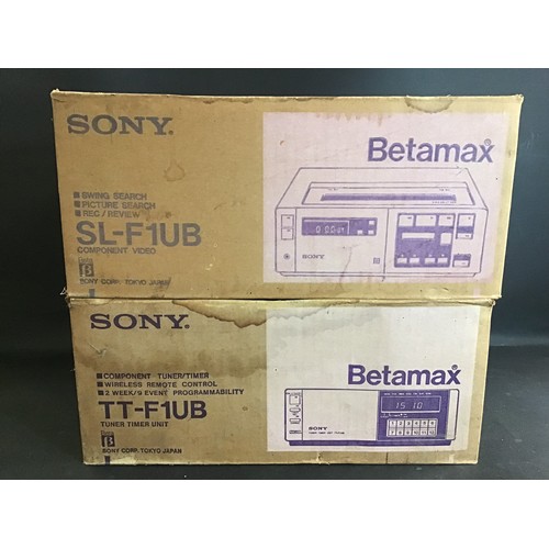 436 - VINTAGE SONY VIDEO CASSETTE RECORDER AND TUNER. Great double boxed items here to include a SL-F1UB B... 