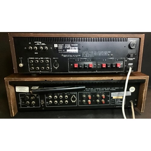 445 - 2 X VINTAGE STEREO RECIEVERS. We have models here by Trio KR-2600 and a Toshiba SA-300L. Both units ... 