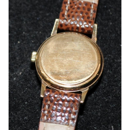 271 - Ladies Omega 9ct gold cased ladies manual wind watch. Seen working at time of listing.