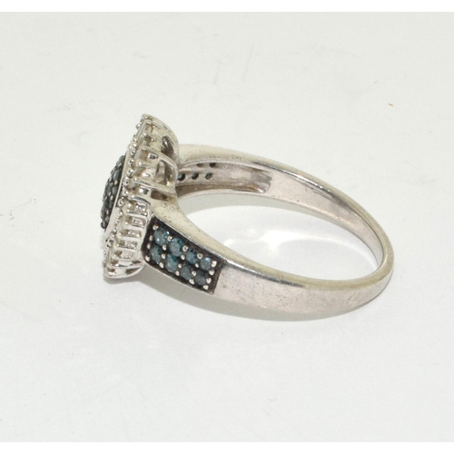 395 - A 925 silver cluster ring Size Q