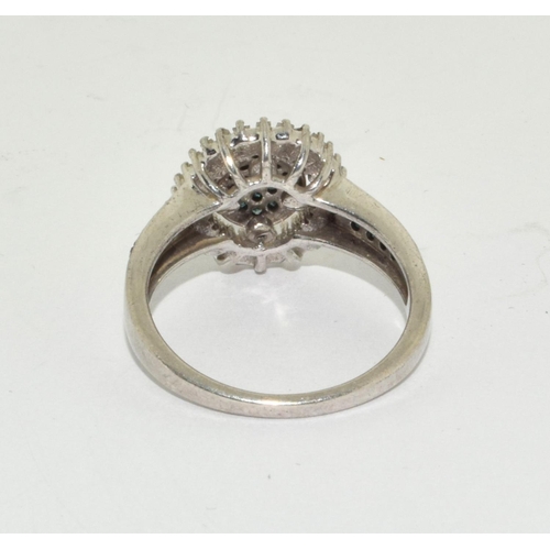 395 - A 925 silver cluster ring Size Q