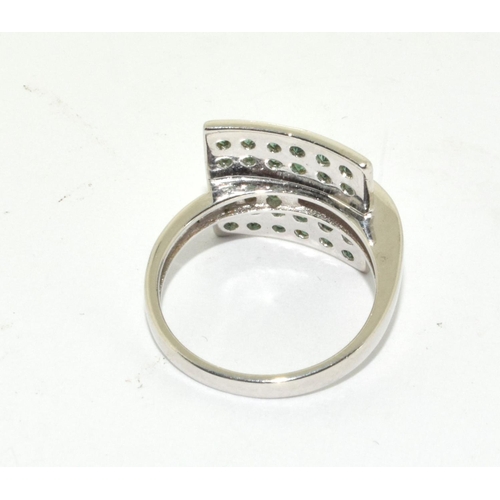 294 - A 925 silver and green stone DQCZ ring Size N