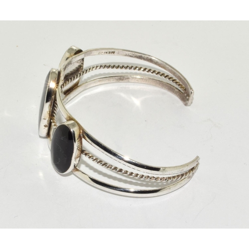 293 - 1970's Boho black onyx 925 silver bangle.