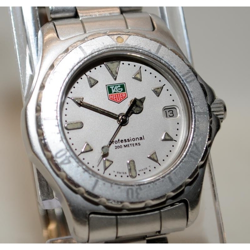 373 - Tag Heuer Ladies quartz professional 200m divers watch ref: WE1212-R-2. Seen working at time of list... 