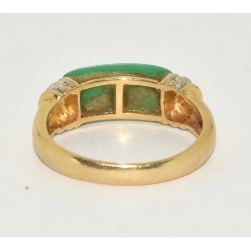 313 - 9ct gold ladies Jade set ring size N