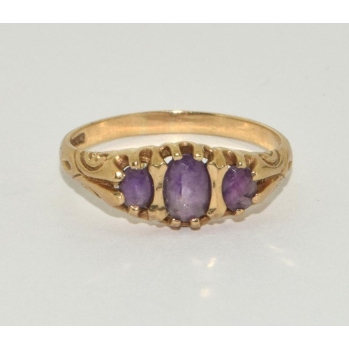 316 - 9ct gold ladies antique set 3 stone amethyst ring size R