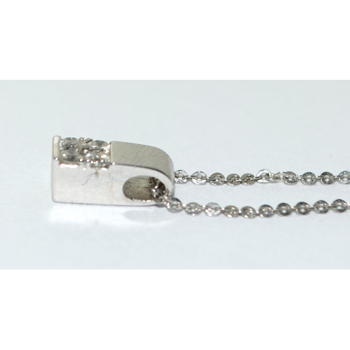 372 - 18ct white gold Diamond pendant necklace