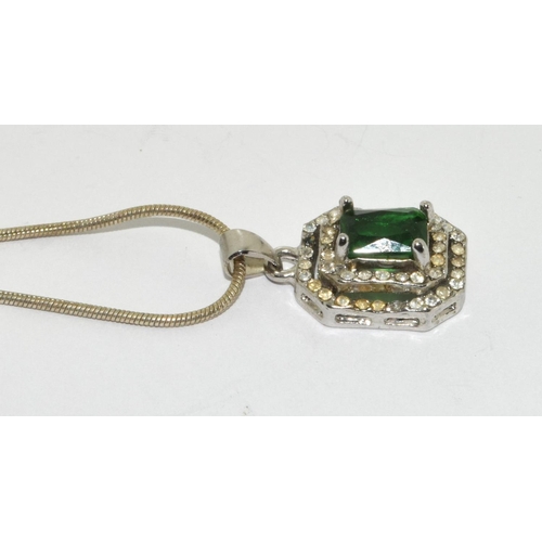 400 - 925 silver Emerald green colour necklace pendant