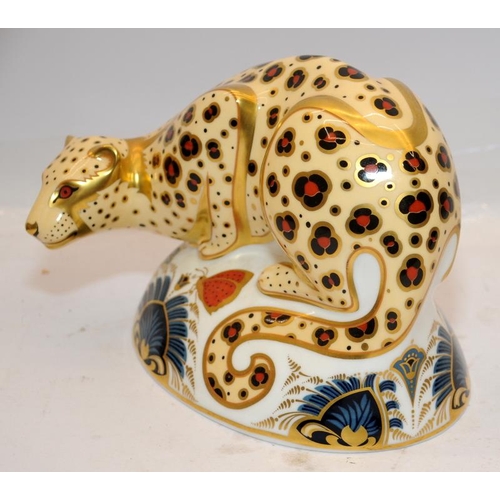 216A - Royal Crown Derby Imari paperweight, boxed - Savannah Leopard