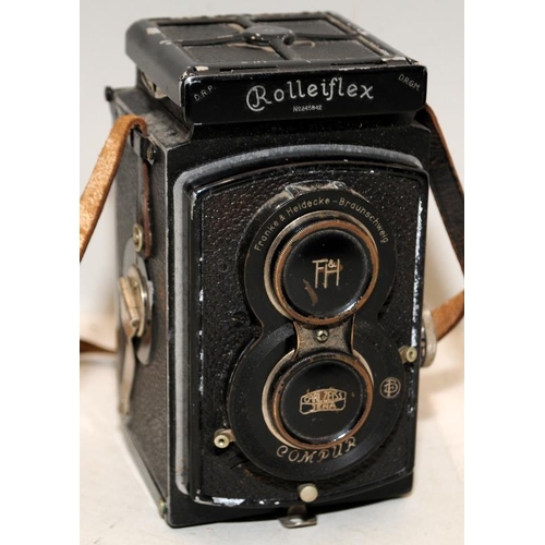 226 - Vintage Rolleiflex TLR twin lens reflex film camera with Zeiss F:4.5 lens c /w original leather case