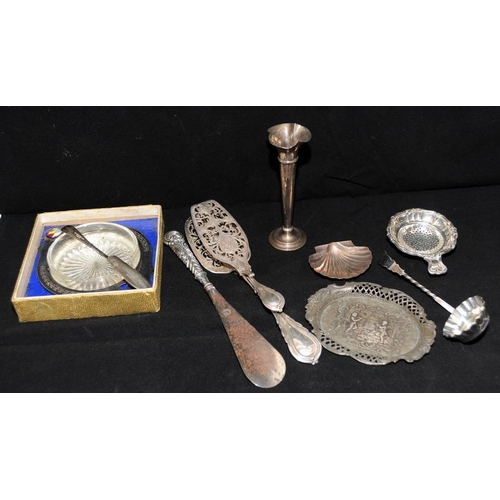 300 - Good collection of vintage silver and silver plate.