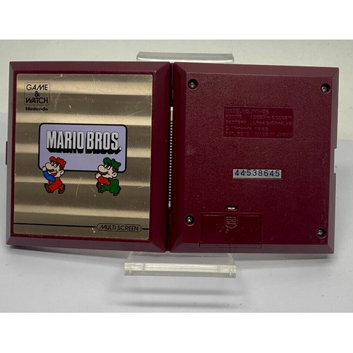 536 - RETRO NINTENDO GAME AND WATCH. Great handheld 1980's computer game found here in great condition wit... 