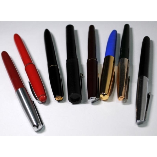16 - A collection of vintage fountain pens. Various makes.