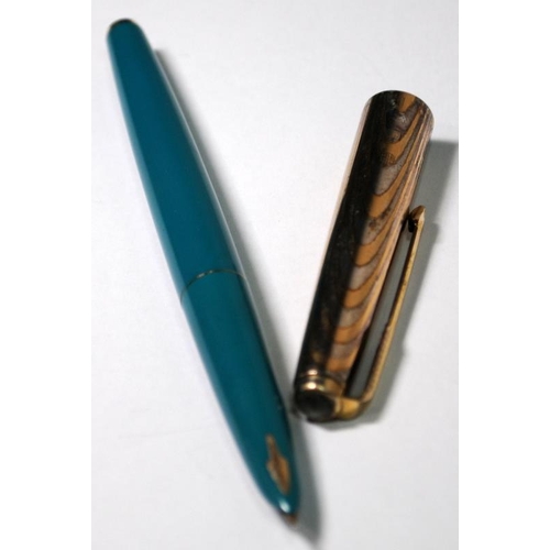 8 - Parker 61 Series 1, Caribbean Green body. Heritage gold/silver cap. Inked but near mint. (ref:NK262)