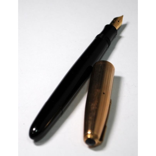 27 - Very rare French Parker La Plume Double Or Lamine fountain pen with 18ct nib, circa 1939. (Ref:??170... 