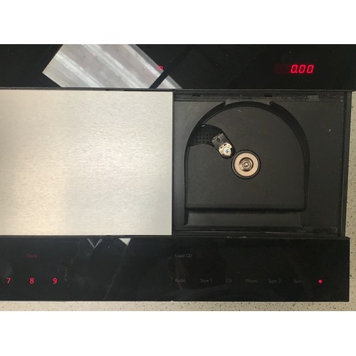 440A - B & O BANG AND OLUFSEN BEOCENTRE 9000. This unit Powers up and has a cd / Tuner and Cassette Deck wi... 