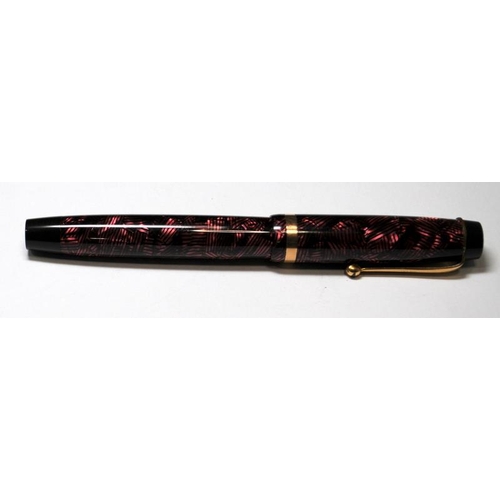 47 - Parker Victory fountain pen, rare rose/burgundy lined candy shop body. With Newhaven 14ct nib. (Ref:... 
